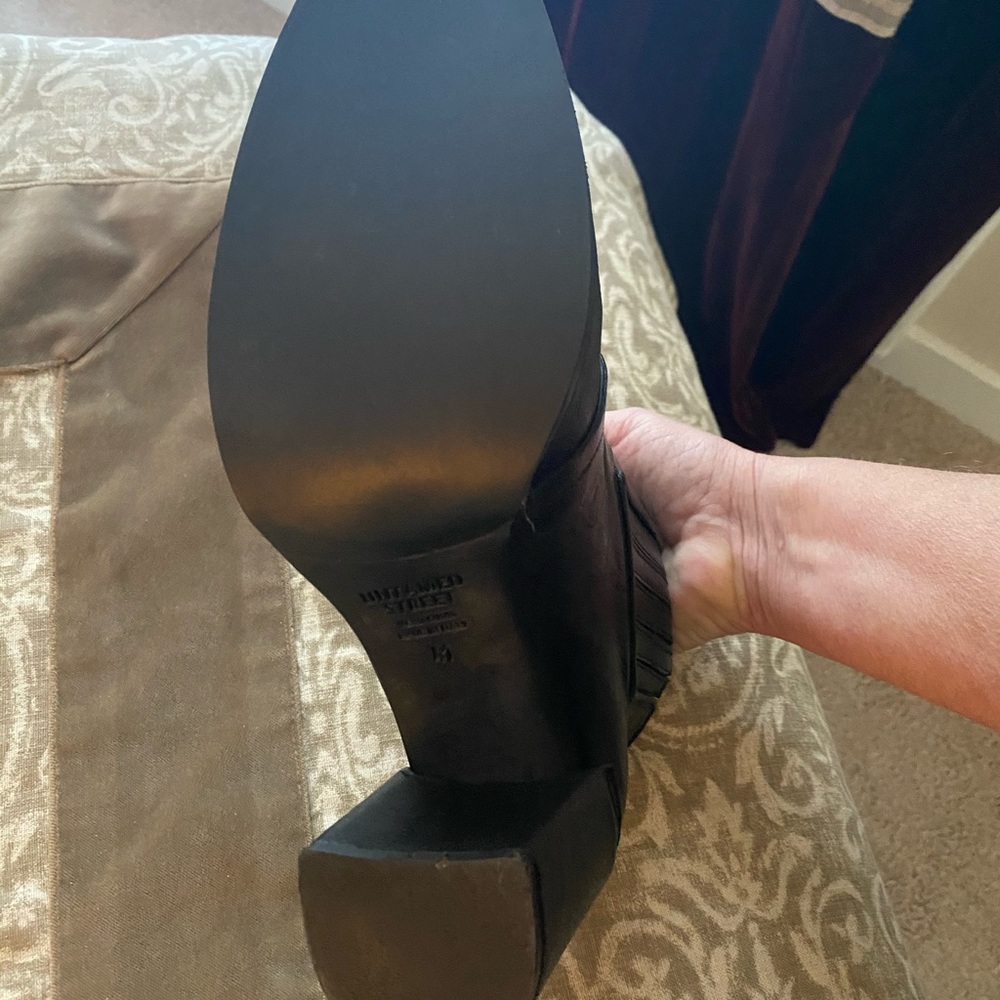 Boots - Picture 6 of 7